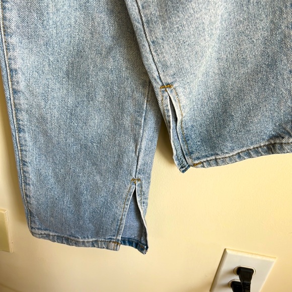 MISSGUIDED Light-washed straight-cut Jeans - Picture 3 of 3